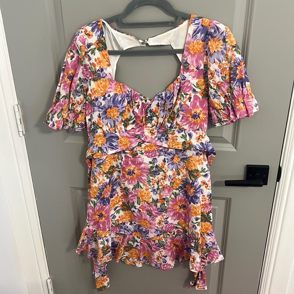 Cellecci floral mini dress with open back